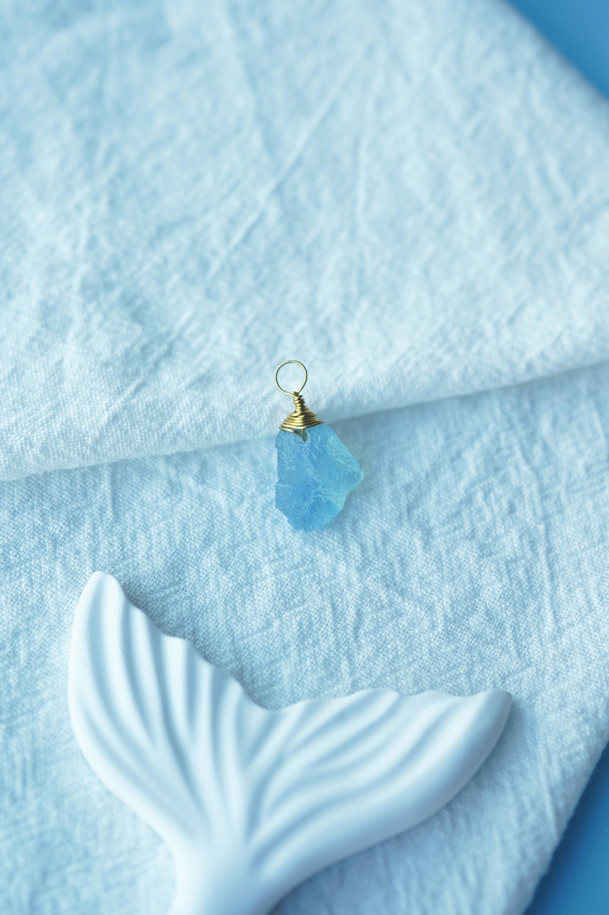 Raw Glow Pendant